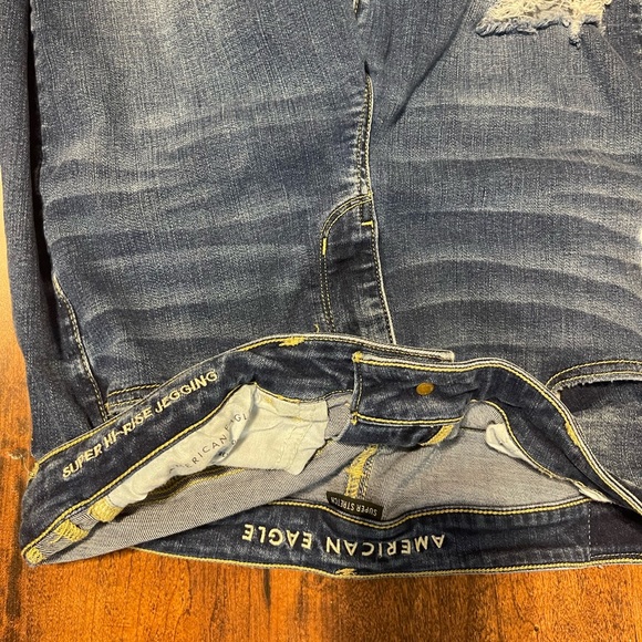 Woman’s American eagle, high rise, stretch size 14 jeans - Picture 3 of 3